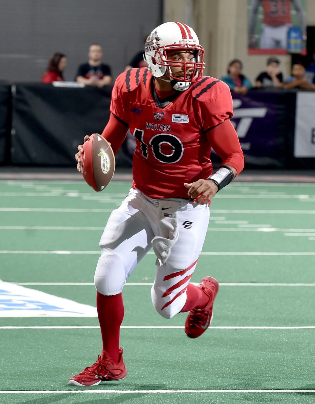 Wolves quarterback Cory Murphy
